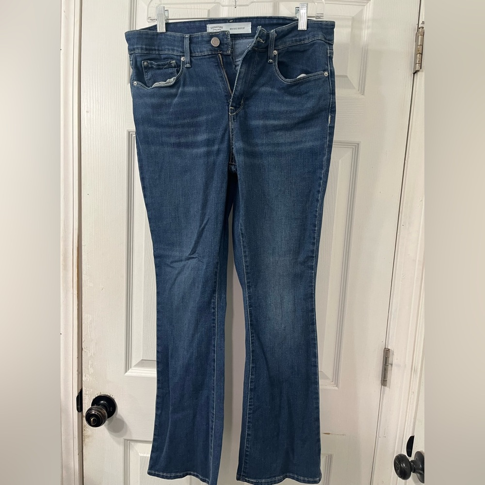 Signature by Levi Strauss Women's Dark Blue Bootcut Jeans
